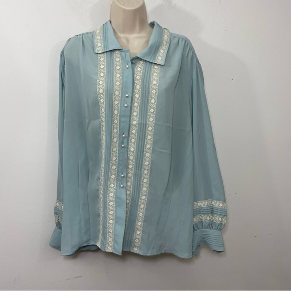 Vintage Tops - Vintage Chaus woman lace sheer blouse size Xl pale blue cream Pearl buttons
